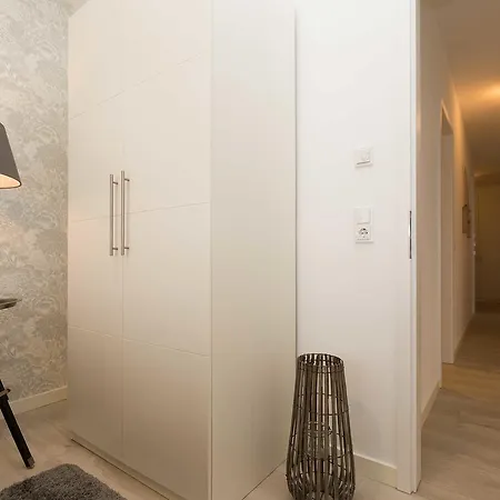 Apartman Westend 01 *