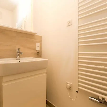Apartman Westend 01 *