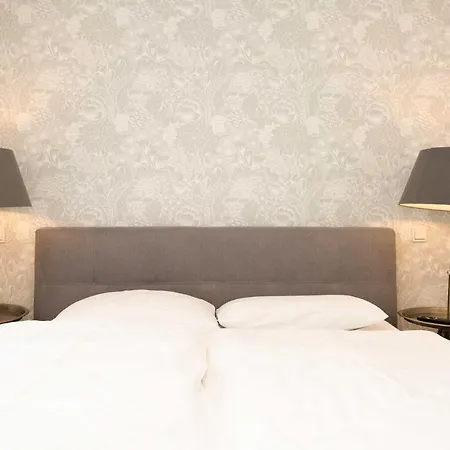 Apartman Westend 01 *